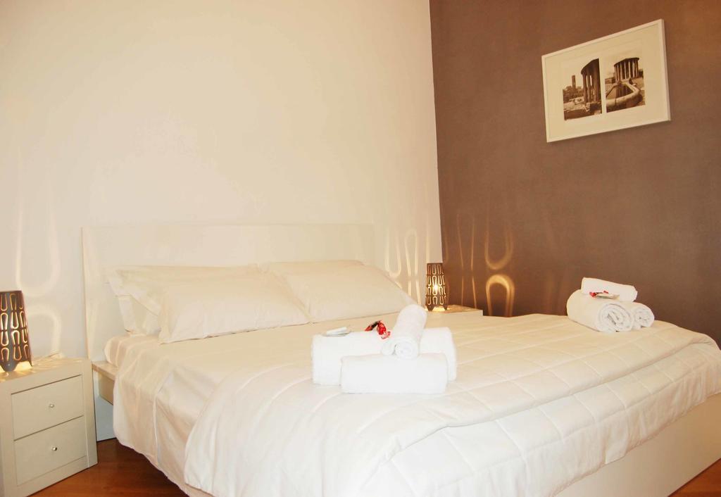 We Love It - Bestbnb Garbatella Rome Room photo